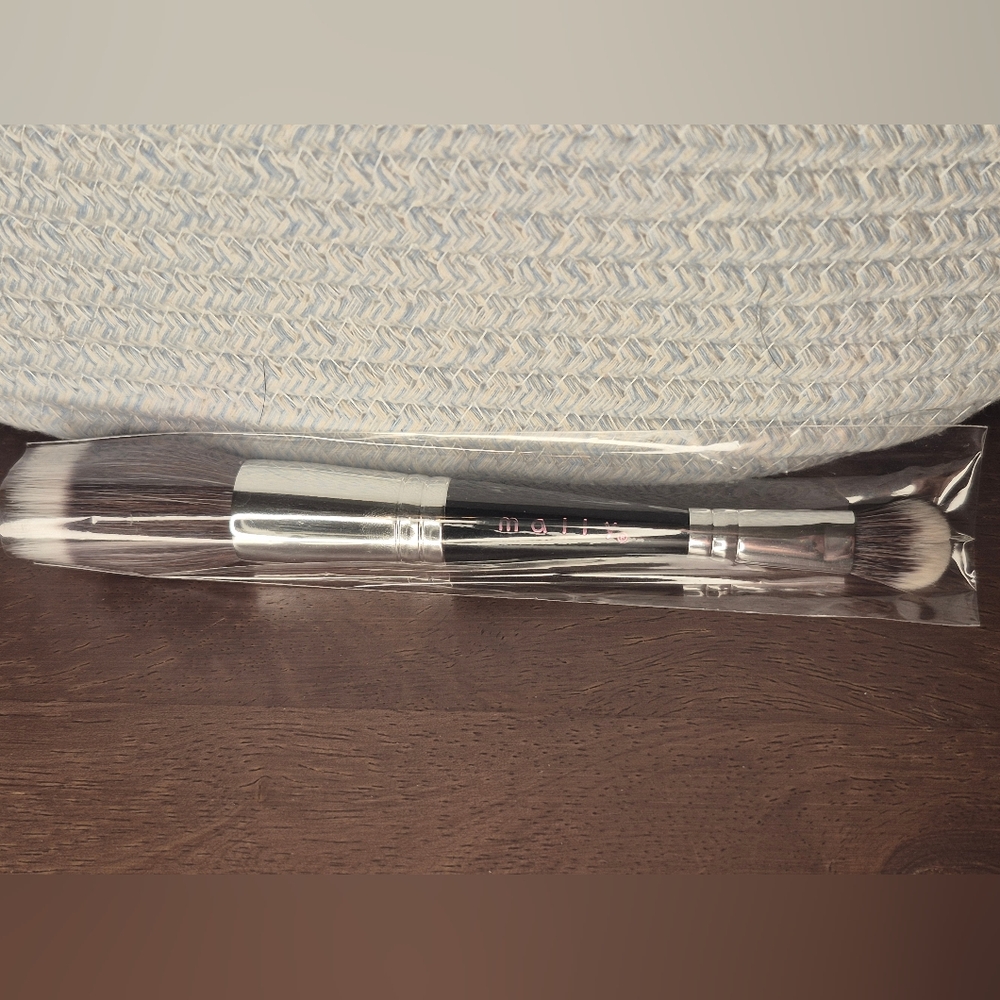 Mally Dual Sided Makeup Brush